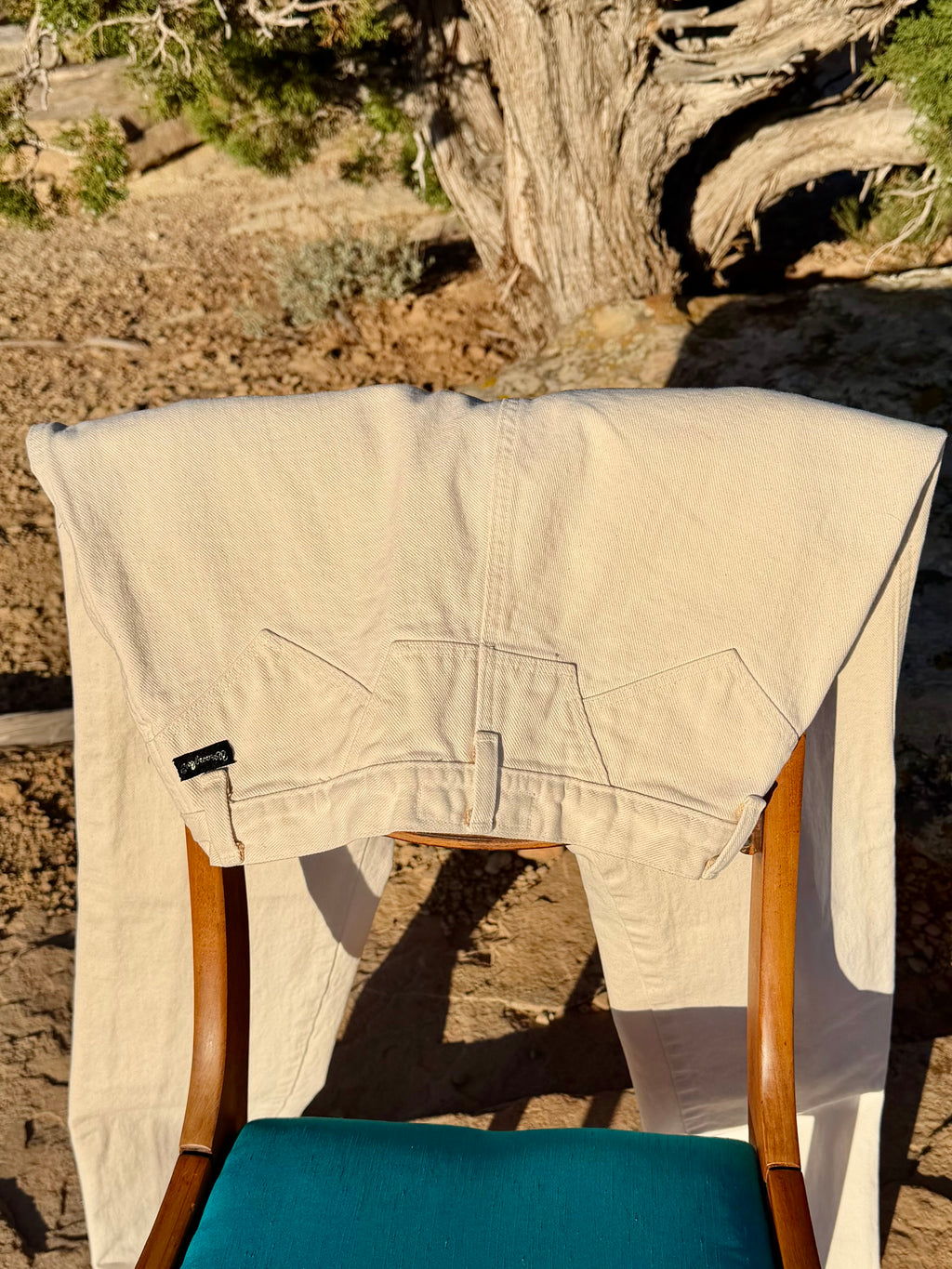 The Vintage White Wrangler SIlver lakes