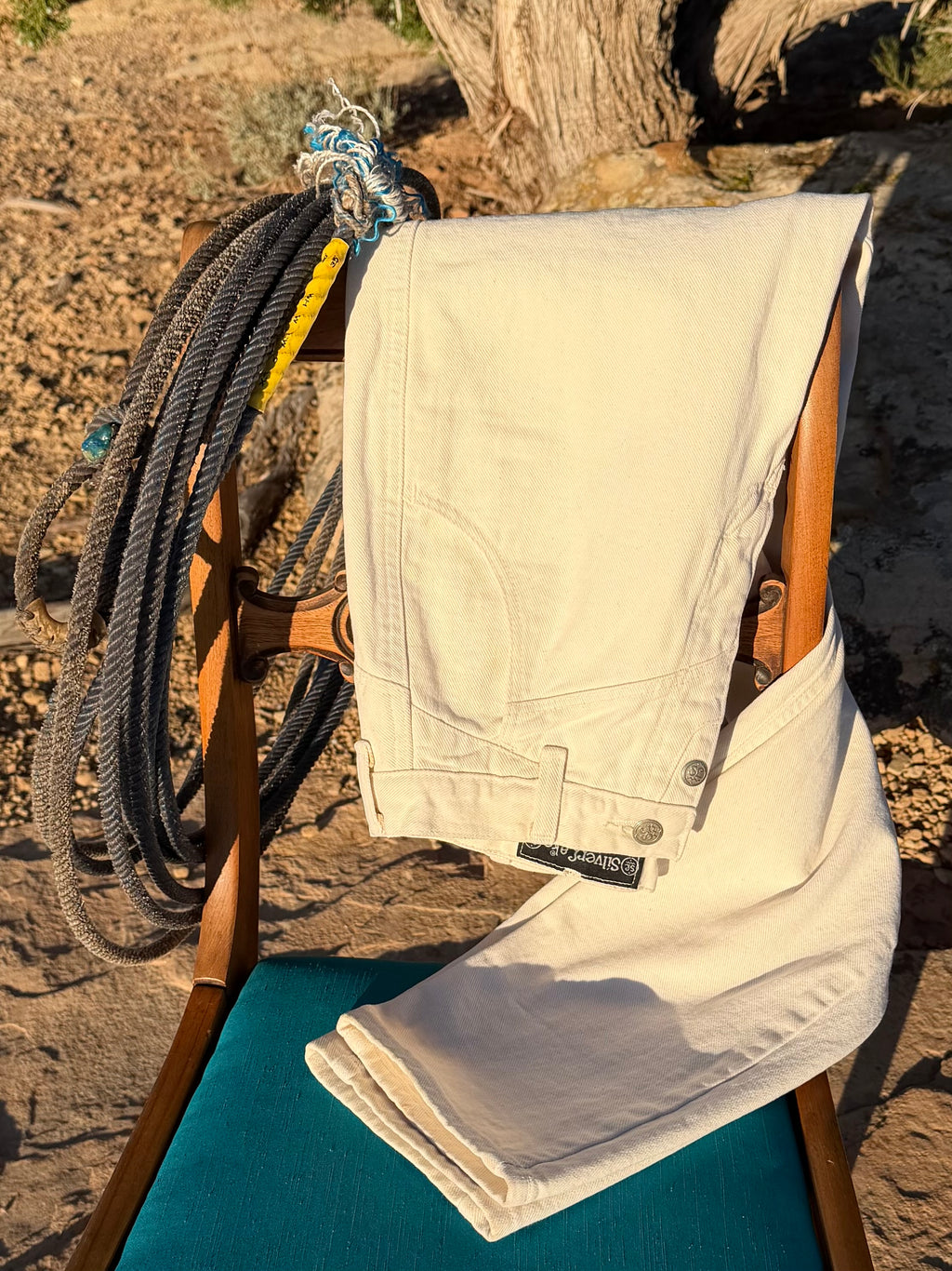 The Vintage White Wrangler SIlver lakes